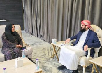 المحرّمي  يؤكد أهمية تعزيز دور المرأة في مسيرة التنمية
