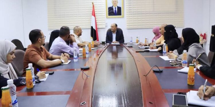 اجتماع في عدن يناقش سبل تطوير منظومة التجارة الخارجية وتنمية الصادرات الوطنية