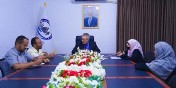 الوزير اليافعي يناقش أوضاع مركز النور ويؤكد اعتماد 63 وظيفة للمكفوفين