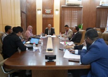 وزير الصحه  يناقش مستجدات الأوضاع الوبائية وتعزيز الاستجابة الصحية