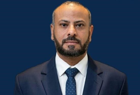 محافظ الضالع يصدر قراراً بإيقاف 10 قيادات وإحالتهم للتحقيق