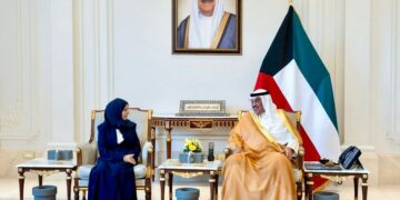 أمير الكويت يتسلم رسالة خطية من رئيس مجلس القيادة الرئاسي