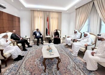 وزيرة الخارجية  تلتقي عدداً من أبناء الجالية قي قطر بمقر السفاره