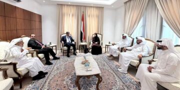 وزيرة الخارجية  تلتقي عدداً من أبناء الجالية قي قطر بمقر السفاره