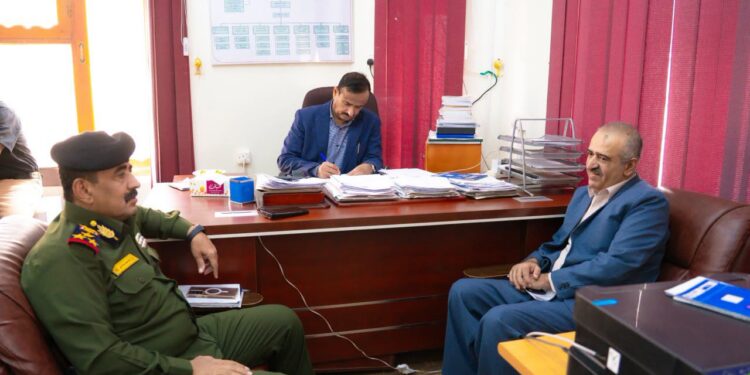 محافظ شبوه يناقش التنسيق بين الأجهزة القضائية والأمني و افتتح  مركز الطوارئ بالمستشفى العام