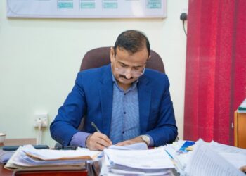 محافظ شبوة يؤكد على أهمية الدور الإنساني والتعليمي لجمعية رعاية وتأهيل المعاقين
