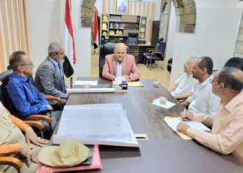 محافظ تعز يؤكد اهمية الحفاظ على المناطق الأثرية والتاريخية