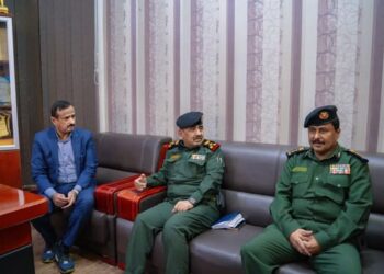 محافظ شبوة يطّلع على خطة الانتشار الأمني في عتق ويؤكد على رفع الجاهزية