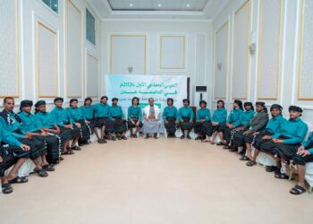 محلية عدن تحتفي بتزويج 40 عريسًا وعروسًا من أبناء خور مكسر