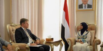 وزيرة الخارجية تبحث مع القائم بالأعمال  الأمريكي مستجدات الأوضاع في اليمن