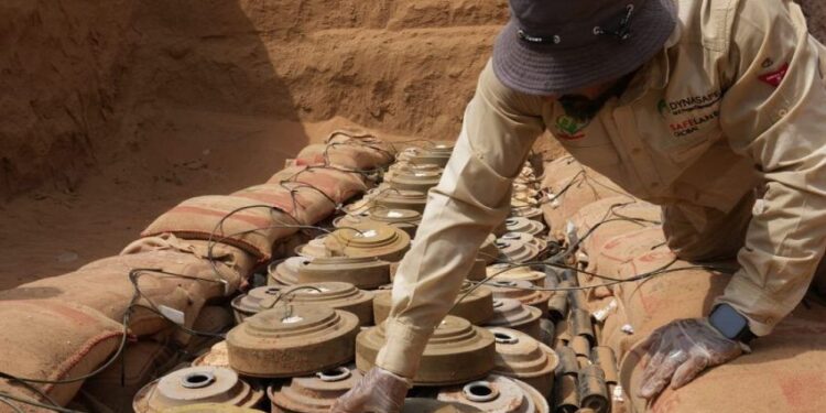 “مسام” يتلف 8,412 قطعة من الألغام والمخلفات الحربية في ميدي وأبين
