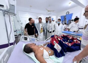 وكيل مأرب يزور جرحى الجيش جراء الاعتداء الغادر للمليشيات