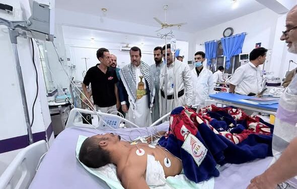وكيل مأرب يزور جرحى الجيش جراء الاعتداء الغادر للمليشيات