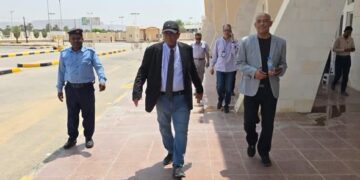رئيس هيئة الطيران يتفقد مطار سيئون الدولي ويطّلع على مشاريع التطوير والتحسين