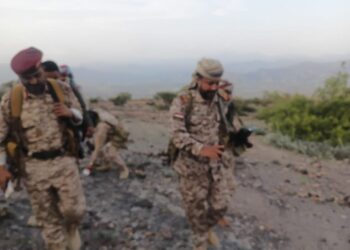 قائد محور طور الباحة يتفقد جبهات غرب الحجرية ويشيد بالجاهزية القتالية