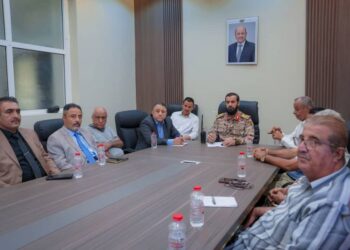 محافظ أبين يؤكد رفع الجاهزية الأمنية والخدماتية