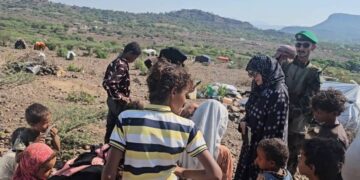 وزيرة الشؤون القانونية تطلع على اوضاع النازحين بمديرية الشمايتين في تعز