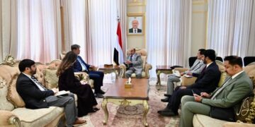 الخنبشي يبحث مع القائم بالأعمال   الأمريكي مستجدات الأوضاع وتعزيز التعاون المشترك