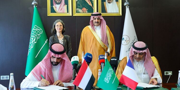 البرنامج السعودي ومركز فرنسي يطلقان مشروعين لتعزيز أنظمة المياه الحضرية في تعز