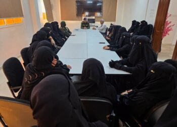 التوجيه المعنوي بوزارة الداخلية ينفذ برنامجاً توعوياً لمنتسبات الشرطة النسائية بعدن