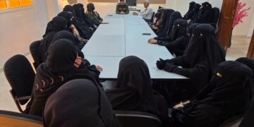 التوجيه المعنوي بوزارة الداخلية ينفذ برنامجاً توعوياً لمنتسبات الشرطة النسائية بعدن