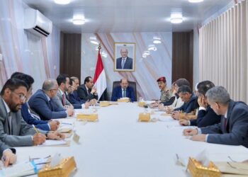 مجلس الوزراء يناقش تداعيات التصعيد الحوثي ويتخذ عدد من الإجراءات لتعزيز الاستجابة الحكومية للتطورات
