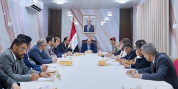 مجلس الوزراء يناقش تداعيات التصعيد الحوثي ويتخذ عدد من الإجراءات لتعزيز الاستجابة الحكومية للتطورات