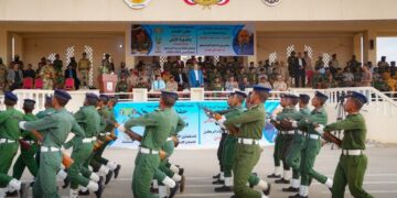 الخنبشي يشهد اختتام دورتي حماية الشخصيات والصاعقة بكلية الشرطة بحضرموت