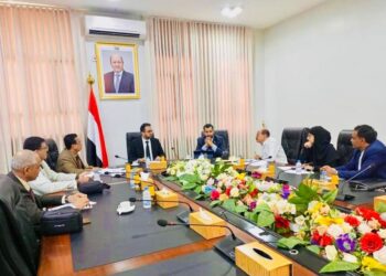 وزير الخدمة المدنية يترأس اجتماعاً للجنة التنفيذية للإصلاح المؤسسي