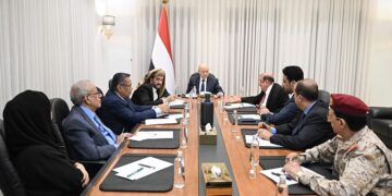 مجلس الدفاع الوطني يدعو المواطنين إلى الابتعاد عن مواقع وتحشيدات المليشيات والإبلاغ عن أي تحركات مشبوهة