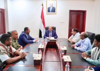 رئيس الوزراء يضطلع  علي الاوضاع في  الوازعية بتعز