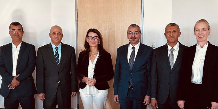 الشرجبي يبحث مع وزيرة الدولة الالماني تعزيز التعاون في القطاعين المائي والبيئ