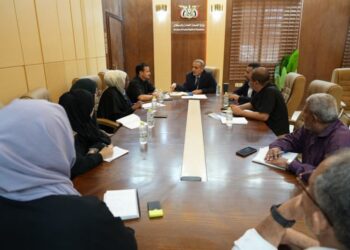 وزير الصحة يبحث مع الصليب الأحمر توسيع التدخلات الصحية والإنسانية