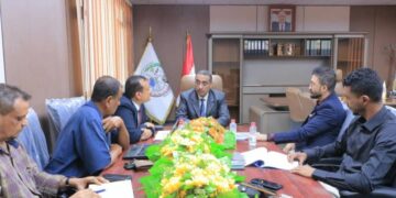 الطهيش يناقش مشروع تطوير تخصص ميكانيكا وكهرباء السيارات الحديثة في عدن والمكلا