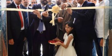 العرادة يفتتح مبنى كلية تكنولوجيا المعلومات ويضع حجر الأساس لكلية العلوم الإدارية بجامعة إقليم سبأ