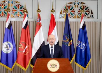 العليمي يدعو إلى التعبئة العامة ويفتح باب العودة الآمنة للمغرر بهم