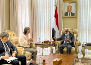 وزير التخطيط يبحث مع السفيرة الفرنسية سبل تعزيز وتطوير التعاون الثنائي