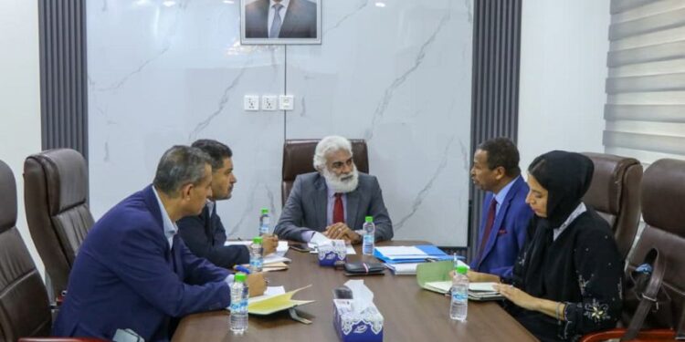 وزير التخطيط يبحث مع ممثلين أممين تعزيز التنسيق والاستجابة الانسانية للنازحين