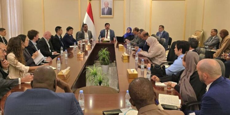 اللجنة الوطنية للتحقيق تستعرض مع السفراء اوضاع حقوق الإنسان في اليمن