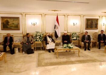 وزير الأوقاف  يبحث مع مفتي مصر تعزيز التعاون الديني والإفتائي
