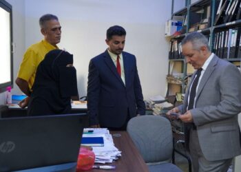 اليافعي يتفقد مستوى الأداء الإداري والخدمي في مكتب الشؤون الاجتماعية والعمل بعدن