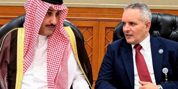 اليافعي يبحث مع مدير عام منظمة العمل العربية ونظرائه العرب تعزيز التعاون وتبادل الخبرات