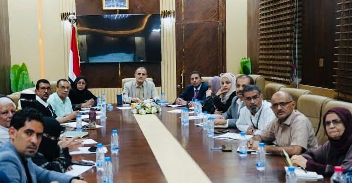 وزير الصحة يجتمع بلجنة حدث الطوارئ ويشدد على رفع الجاهزية وتعزيز الاستجابة
