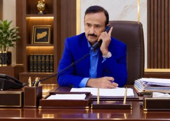 بن الوزير يجري اتصالا بقائد دفاع شبوة ويطلع على مستوى الجاهزية العسكرية في الجبهات الغربية