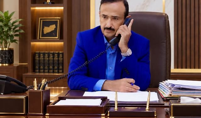 بن الوزير يجري اتصالا بقائد دفاع شبوة ويطلع على مستوى الجاهزية العسكرية في الجبهات الغربية