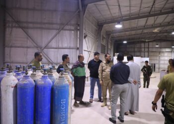 شيخ والكاف يطلّعان على سير العمل في مركز الطوارئ والإسعاف ومصنع الأكسجين بعدن