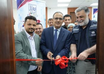 وزير الصحة يفتتح المختبرات المرجعية ويتسلم الدليل الوطني للسلامة الحيوية والأمن البيولوجي