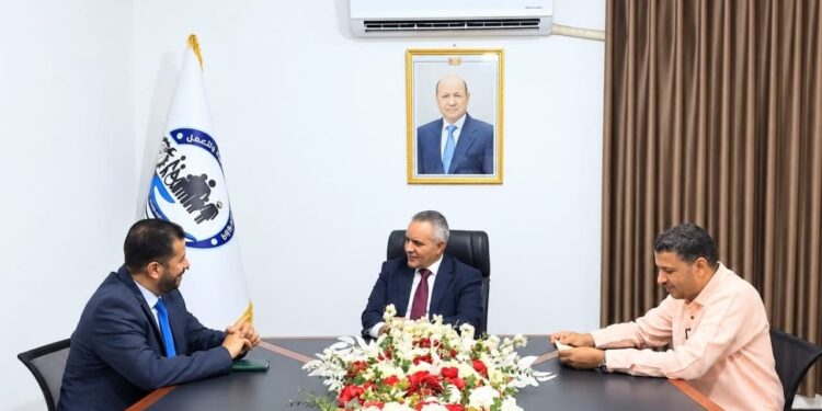 وزير الشؤون الاجتماعية والعمل يطلع على أنشطة ومشاريع مؤسسة صلة للتنمية