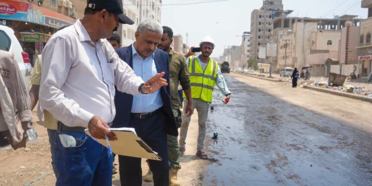 رئيس صندوق الطرق يتفقد مشروع طريق التقنية–إنماء ويتابع الاستعدادات لأعمال الإسفلت