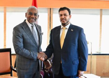 عبدالله العليمي يبحث مع كبير الديمقراطيين في لجنة الشؤون الخارجية بالكونجرس تطورات اليمن والتهديدات الحوثية